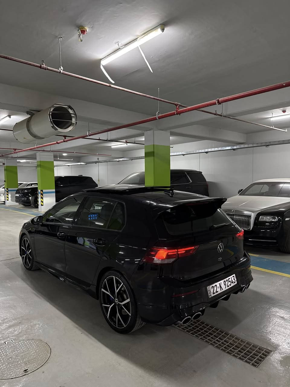 المواصفات:
 • محرك 2.0 TSI تيربو
 • 4 سلندر بقوة تقريباً 315 حصان 💪
 • نظام دفع رباعي 4Motion
 • ناقل حركة DSG أوتوماتيك
 • وضعيات قيادة متعددة (Comfort / Sport / Race)
 • شاشة معلومات كبيرة مع نظام ملاحة
 • Apple CarPlay & Android Auto
 • عدادات ديجيتال
 • فتحة سقف
 • مقاعد رياضية جلد
 • نظام صوتي عالي الجودة
 • حساسات أمامية وخلفية + كاميرا خلفية
 • رنكات رياضية قياس 19
 • إنارة LED أمامية وخلفية

 الممشى: (18الف)
 السعر: 25000$
(صبغ جاملغ نصف بنيد وسقف )
للتواصل 
***********
