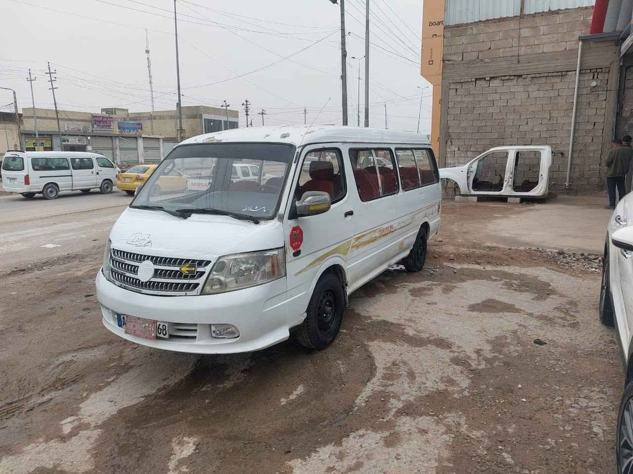 السلام عليكم للبيع فوتون موديل ٢٠٠٩ سياره جاهزه اب معنه الكلمه محرك او كير جدد تخم تاير حداديه جديده مكفوله من حادث امصفره من الهيئه والغرامات خطه نجف عسكري رقم قادسيه السعر ٣٣ مكانه بل نجف شارع المطار *********** / ***********
