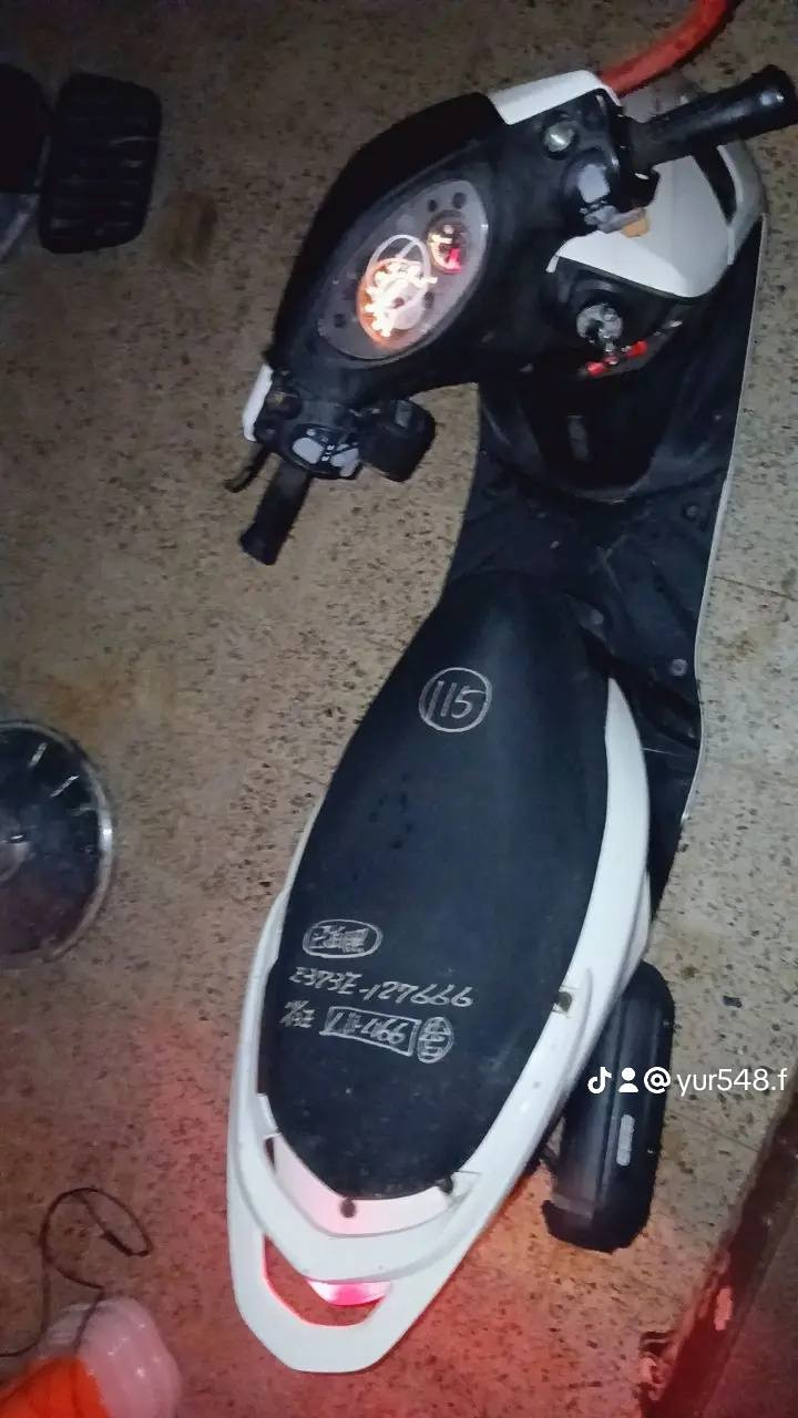 السلام عليكم  دراجه ماكس ثعلب ١٤٠  2013 دراجه بلاديه ما مفتوحه لايت عالي ناصي اشاير شغاله   رباعيه شغاله صرنصه كاتم بلاديه دراجه ما ناقصه برغي متعوب عليه [سعر الدراجه ](٧٠٠) وبيه مجال  [***********]
