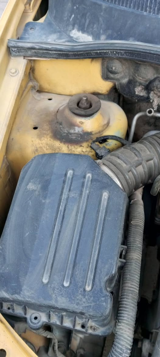 السلام عليك سيارة افيو موديل ١١ الشركة العامة بسمي هيىة غرامات مصفر سنوية ٣١ تنتهي مكينة بيها خيط تنقيص مكينة مفتوحة مو مسكرة.*********** تبخير كير سليم صدر ماشي بغداد بسمي ..عنون بغداد الكرخ شارع حيفا الطلايع
