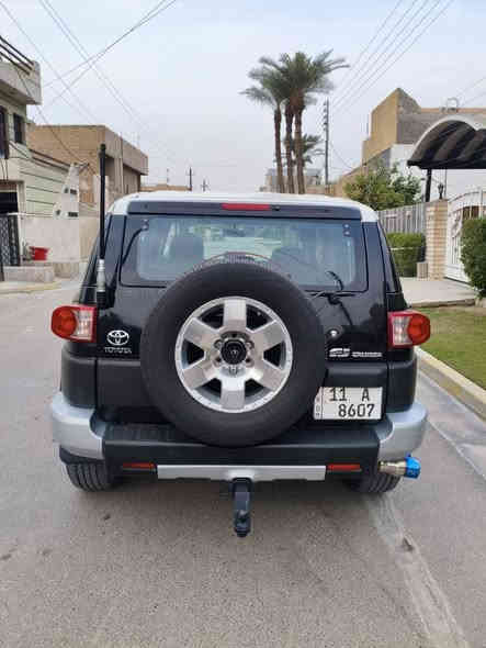 للبيع تويوتا اف جي موديل 2007لون اسود 
الرقم الجديد وهزه جديده وسنويه جديده لل 2030 ورقمها حلو ماشيه 244 الف كيلو مسويلها سيرفز كامل 
مواصفات
فور ويل
شاشه كاميرا
دوسات جانبيه حديد ثقيل f j
هوك خلفي
سبيزر تايرات
واريل خلفي إضافي
درع جوه المحرك 
السيبايه موجوده اني شايلها
الكهربائيات كلها شغاله
وارد امريكي حادث قطعه وحده باب الصندوق فقط مصبوغ وعالفحص سونار وين ميعجبك تفحصها 
سعر  ( 175 )  ورقه وبيها مجال 
مكاني بغداد / السيديه
*********** + واتسب بغداد
