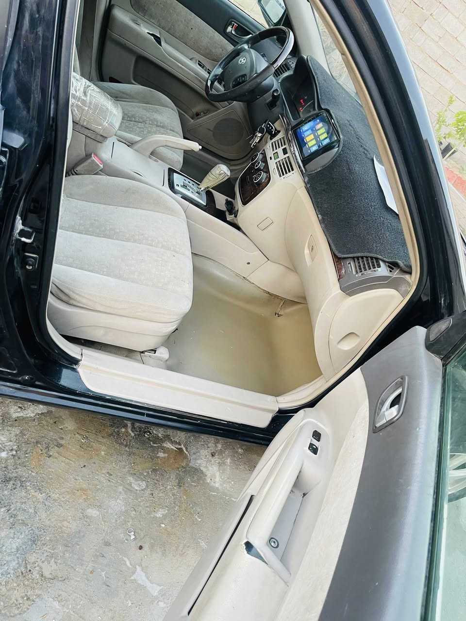 السلام عليكم
سيارة سوناتا ٢٠٠٧ محرك v6

كير محرك مكفول سيارة بيهه صبغ اقل الحزام 

فول مواصفات

رقم بغداد الجديد 

سونار موجود 

السعر٨٣ وبيهه مجال  

رقم صاحب السيارة ***********
