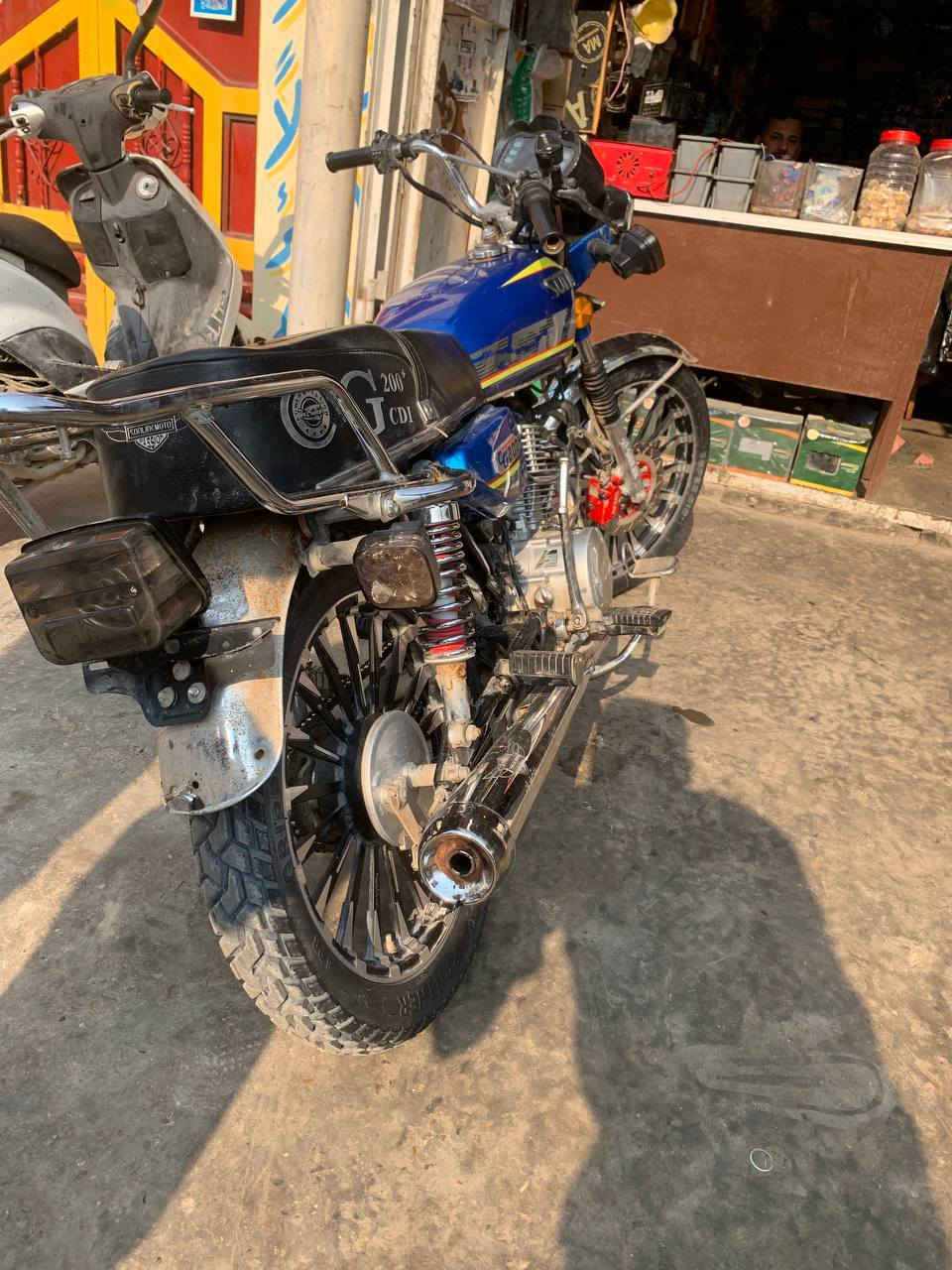 السلام عليكم دراجه سونك موديل 25 
دراجه شغاله نكره بيهه خيط تبخير ***********
