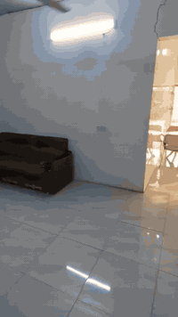 يله عيني وينكم بيت حواسم بكانه شارع 60 من جهة بيت لوفي مساحه 150متر بيت جديد يخبل غرفتين نوم وصاله واستقبال وصحيات داخليه وخارجيه وسعره 21فقط اتصل ***********
