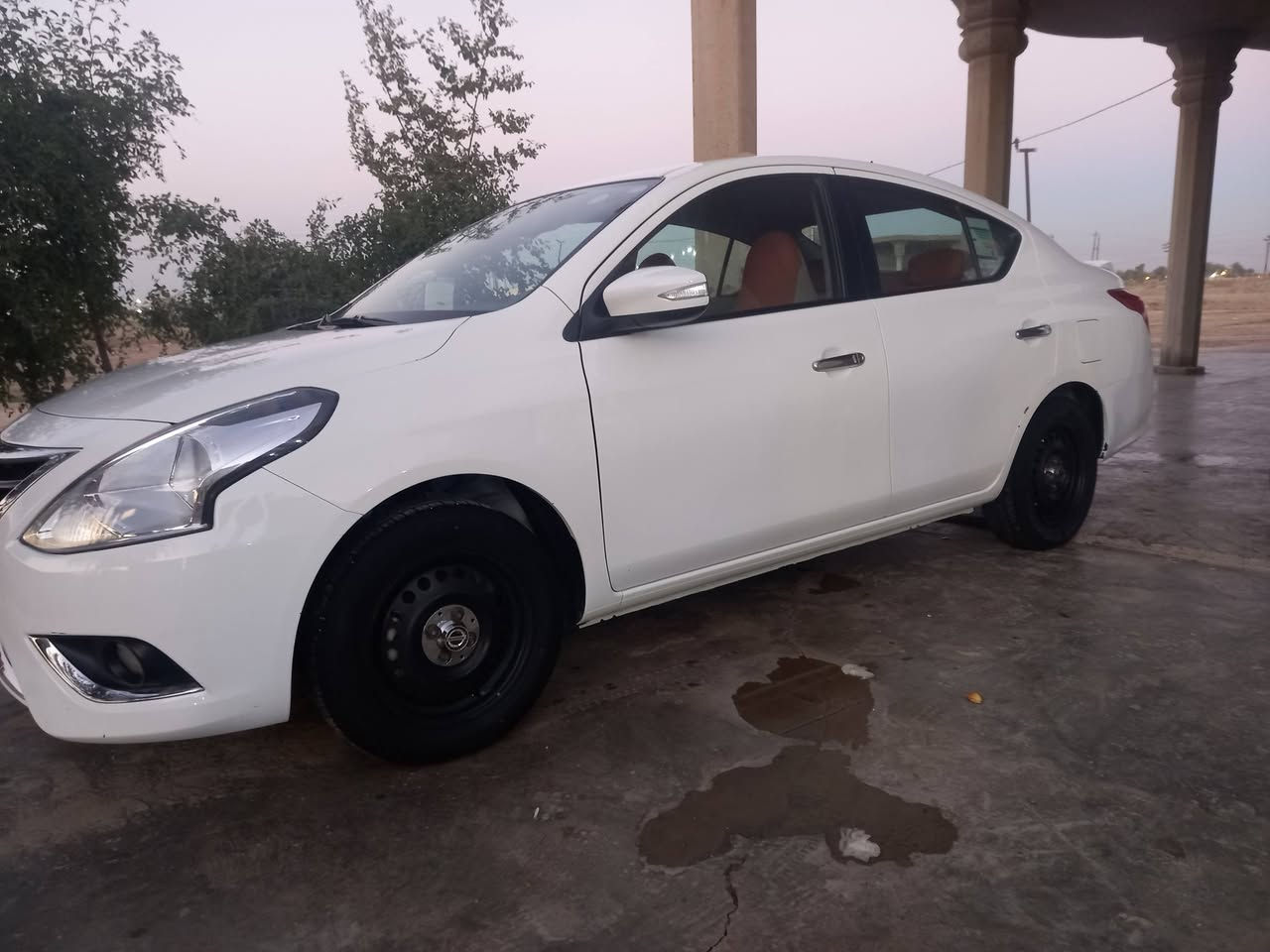 سياره موديل ٢٤ السعر ١٢٠
ماشيه ٤٨
سياره كلش نضيفه 
رقم الهاتف ... *********** ابو حسام
