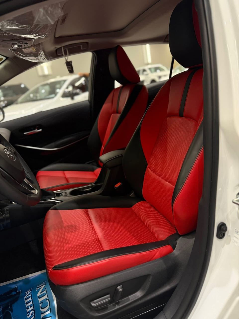 تويوتا كورولا هايبرداعلى مواصفات الشكل الخليجي 2025
هاي السيارة تجي مقعد كهرباء + جنح خلفي + مقاعد جلد لونين
ماخذها من شركة الجاسم 

⚙️ المواصفات المعروفة:
 بصمة وفتحة سقف سلايد 
مقعد كهرباء 
ارضية جلد
رادار امامي وجوانب+ تحديد مسار + قيادة ذاتية
تبريد 2 قطعة
بك لايت LED 
شاشة وسطية + كامرة خلفية
فل سستم إيرباك 
حاليا ماشية 9000كم 
رقم بغداد باسمي مكفولة
ب24 مليون قفل
مكانها مجمع بسماية 
***********
