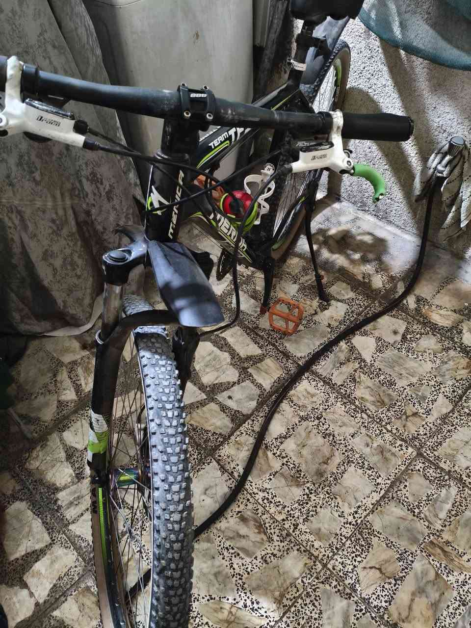 ميردا دراجة هوائية صنع تايوان غنية عن تعريف لبريك دسك حجم 29 مكينة  3.9 مكاني بغداد الأعظمية السعر 275


**إذا كنت صاحب هذا الإعلان وتريد حذفه لأي سبب، رجاءا أرسل رسالة إلى الدعم الفني**