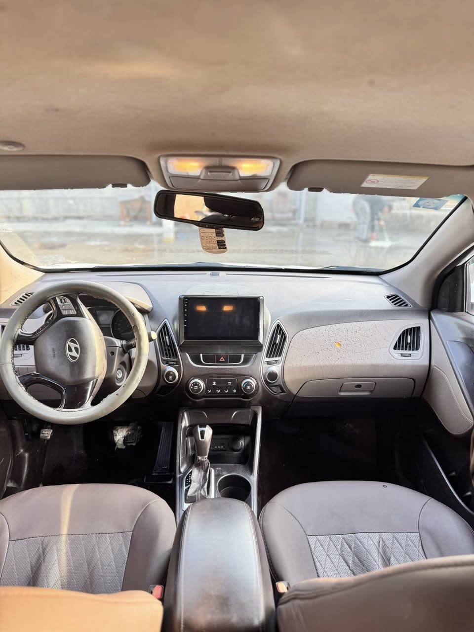 سلام عليكم 
توسان 2014
بدون حادث وبدون صبغ (بارد قليل) 
المكان :كربلاء طوريج
السعر (١٦٣)
***********
