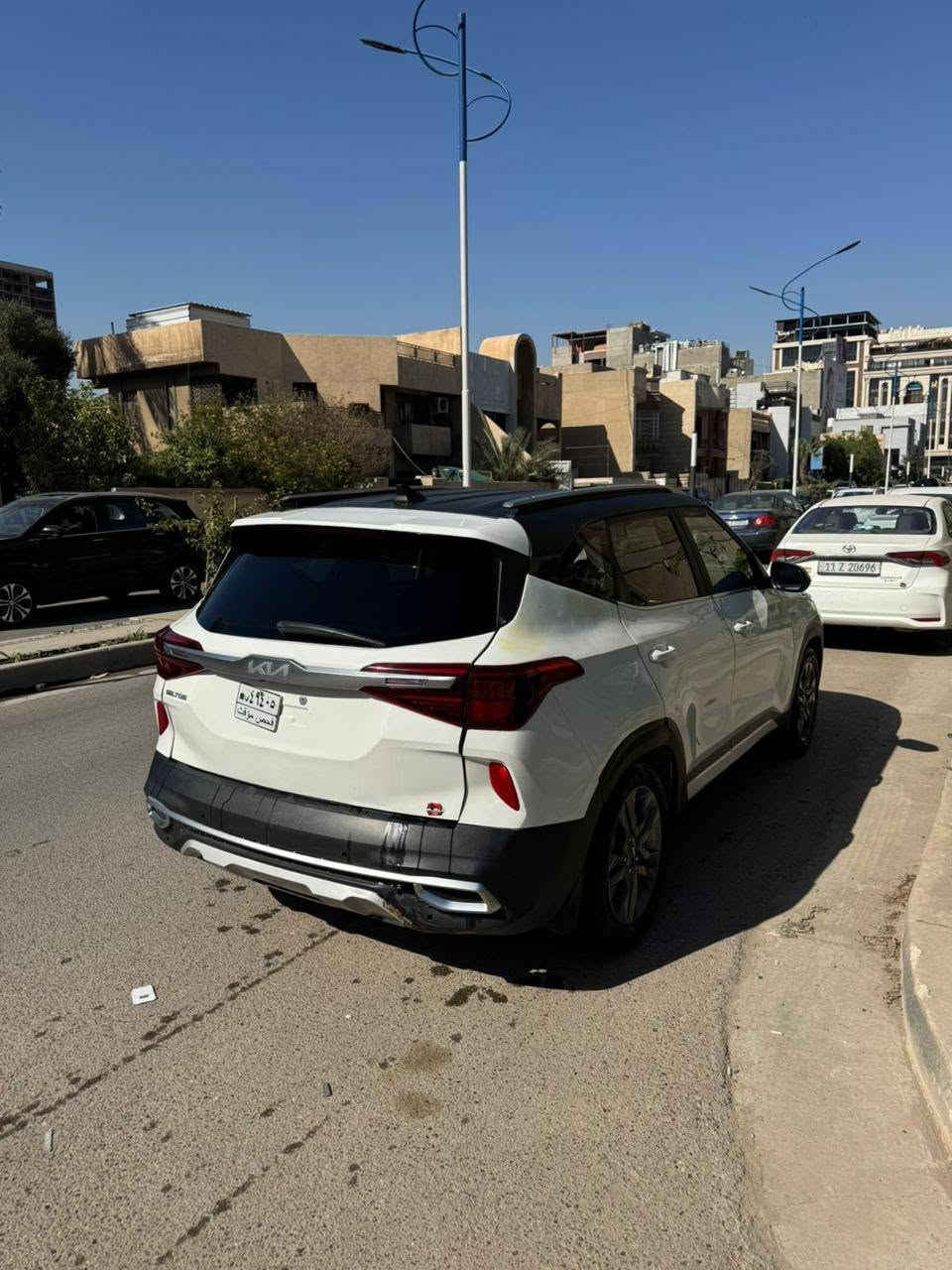 سلام عليكم
كيا سيلتوز موديل 2023 امريكي ، رقم بغداد الجديد 
، ماشيه 32 الف تحويل او وكاله 
محرك 2000 دوش 
فول مواصفات 
1- بصمه
2- تحكم ستيرين
3- شاشه بلاد 
4- كاميرا دواره بلاد 
5- حساسات 
6- شاشه عطلات 
7- مثبت سرعه و مسار 
8- ويل كروم 
9- اوكس وبلوتوث و كاربلي و أندرويد 
10- ليد صباحي 
11- انضمه قياده (ايكو / سمارت / سبورت) 
12- بصمه أبواب 
13- تبريد قطعتين
14- تشغيل عن بعد  
15- فتحة سقف 
السعر ١١٠ السياره صبغ عام بدون شواصي

مكان السياره بغداد - البياع
اتصال *********** او  ***********
