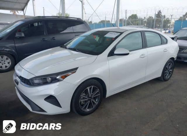 (Kia Forte LXS) موديل 2023 وارد أمريكي
ماشية 39 الف السعر 158$  رقم الهاتف ***********
