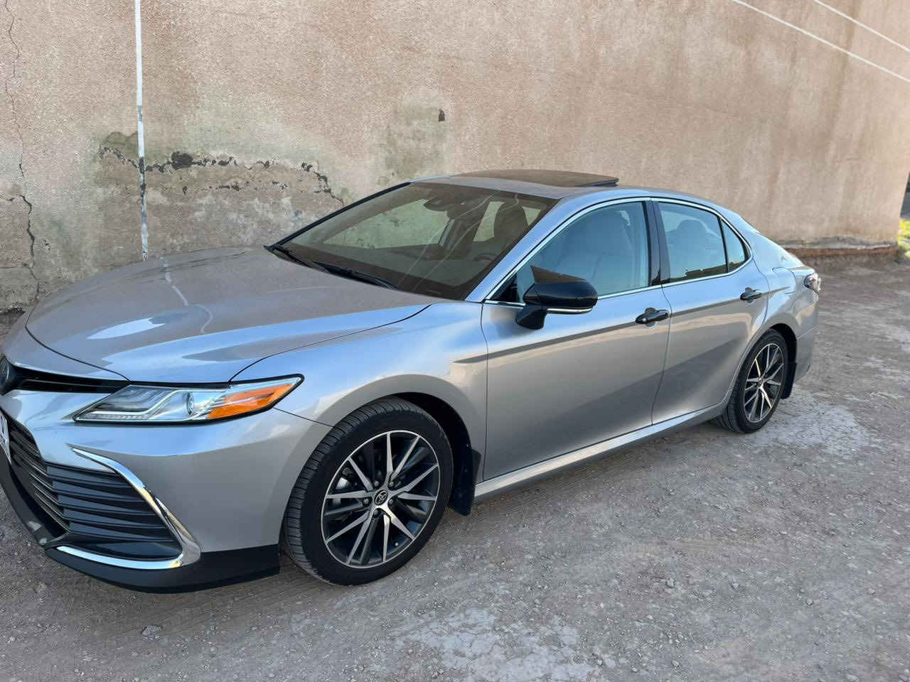 🚗 للبيع: تويوتا كامري XLE Hybrid موديل 2023
المواصفات:
• الموديل: 2023.
• الفئة: XLE Hybrid (فول مواصفات).
• الرقم: بغداد.
• اللون: فضي (سيلفر) مميز.
• الداخلية: جلد بيج، شاشة JBL الكبيرة، فتحة سقف، بصمة، رادارات، وباقي مواصفات الـ XLE المعروفة.
🛠️ حالة البودي والضرر:
• الضرر جاملغ خلفي فقط.
• الإيرباك سليم 100% (بدون إيرباك).
• السيارة بنظافة ممتازة جداً وشرط الفحص.
📍 المكان:
بغداد
💰 السعر:
220 ورقة ($22,000) - وبيها مجال طيب للشراي الجاد.
📞 للتواصل والاستفسار:
• اتصال: ***********
• واتساب: ***********
