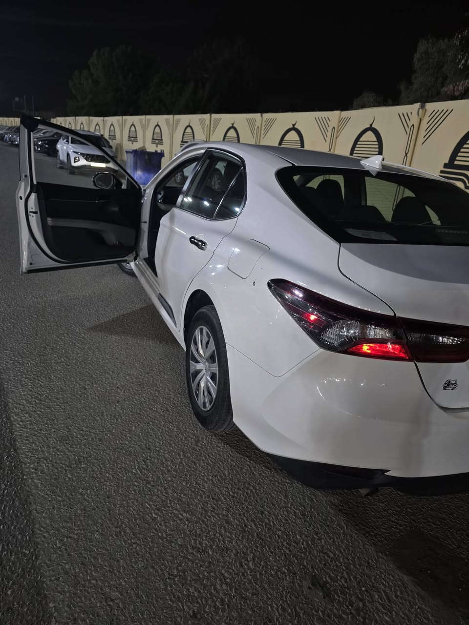 سلام عليكم 
كامري هايبرد ٢١ le بدون ايرباك
للبيع او مراوس بهايلندر هايبرد او لاندكروز ٢٠١٣
بصمه ورادار ومانع تصادم وشاشه وكامره وكرسي كهرباء
حادثها بأمريكا تقرير تبديل بنيد
وبيها ايضا بابين وجاملغ خلفي تخريب مخدرات بأمريكا 
كير مكينه حداديه كله مكفول 
ماشيه ٦٧ الف 
سعر ١٧٨ وبيها مجال 
مكانها بكربلاء رقم بغداد
***********
