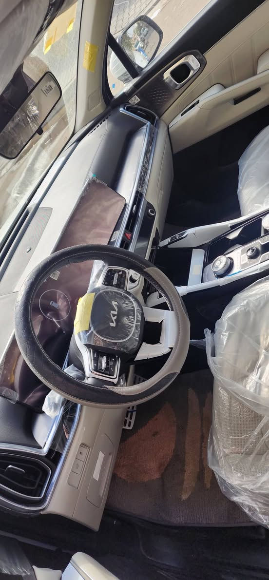 سورنتو ٢٠٢٥ 4X زيرو
اعلى فئة ضمان الدولية
.

السيارة اخذناها زيرو بس انطخت بالباب الي خلف السايق وبعدها على حطتها مدكيناها بارد
.
ماشيه 1400
.
مكانها الاعظمية
.
السعر 395 ورقه 
.
***********
