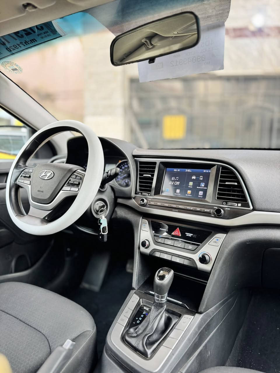 السلام عليكم 

النترا 2017 وارد امريكي مكينة 2000 دوش 

حادث بسيط جداً موضح بالسونار فقط خشم بنيد وربع صندوك 

بدون ايرباك بدون دواخل بدون شواصي 

مواصفات 

رادار جانبي
 حساسات امامية 
 اشاير مري 
كشنات تدفئة 

سيارة كلش نظيفة 
ماشية ١٢٢ كيلو 
السعر ١٢٧٠٠$ وبيها مجال بسيط 

رقم ***********

اتصال او واتس اب متوفر 
مكان سيارة بغداد 

￼
