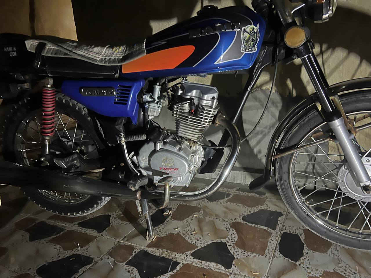 دراجه تايكر للبيع بدون السعر 700 كهربائياتها كلها شغاله بيها مجال لشراي *********** دراجه اي نقص ما بيها
