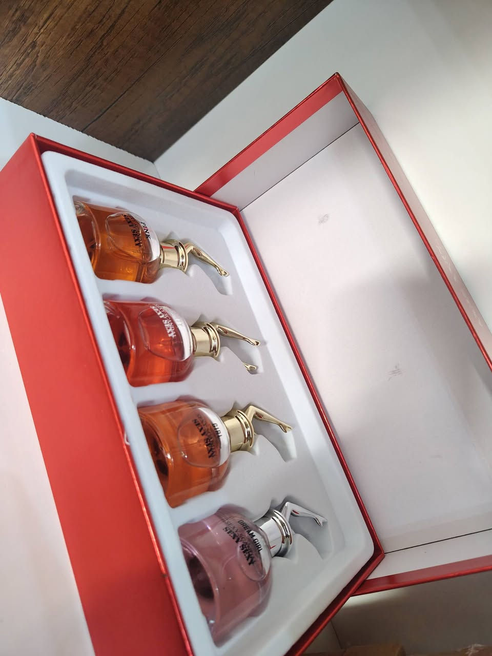 الجشعمي للعطور
 يوفرلك أجمل التشكيلات الأصلية بروائح تخطف الأنظار…
ثبات يدوم وفخامة تليق بذوقك…
اطلب الآن وتميز بعطرك
أفخم البكجات والعطور الراقية
ثبات وفوحان يدوم طوال اليوم
***********
***********

ناصرية مدينة الصدر خلف الروف العظيم
صدك شوكت ينشال الروف
