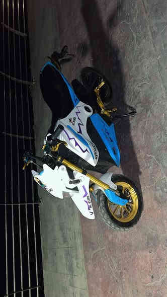 دراجة شحن دراجة شحن للبيع ملف 3000 بطاريات جافة ستة بركات هيدروليك دهن السعر 1,000,200 وبيها مجال الرقم 0770 491 8480
