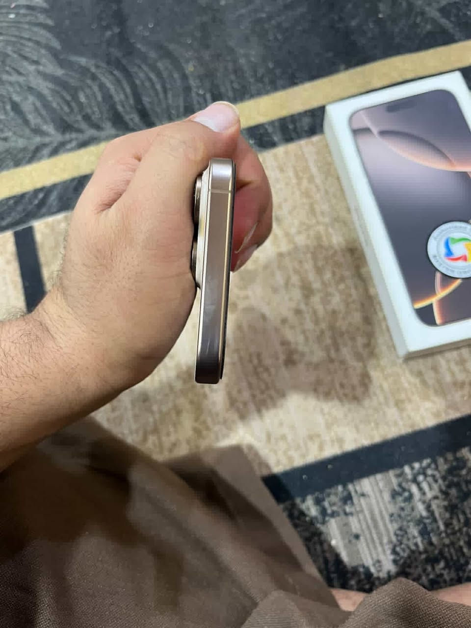 16برو ماكس ماستر عربي شرق اوصط بطارية 91 بس ضهره مكسور مكفول من كلشي وتر بروف سعره مليون 200وبيه مجال 

***********
