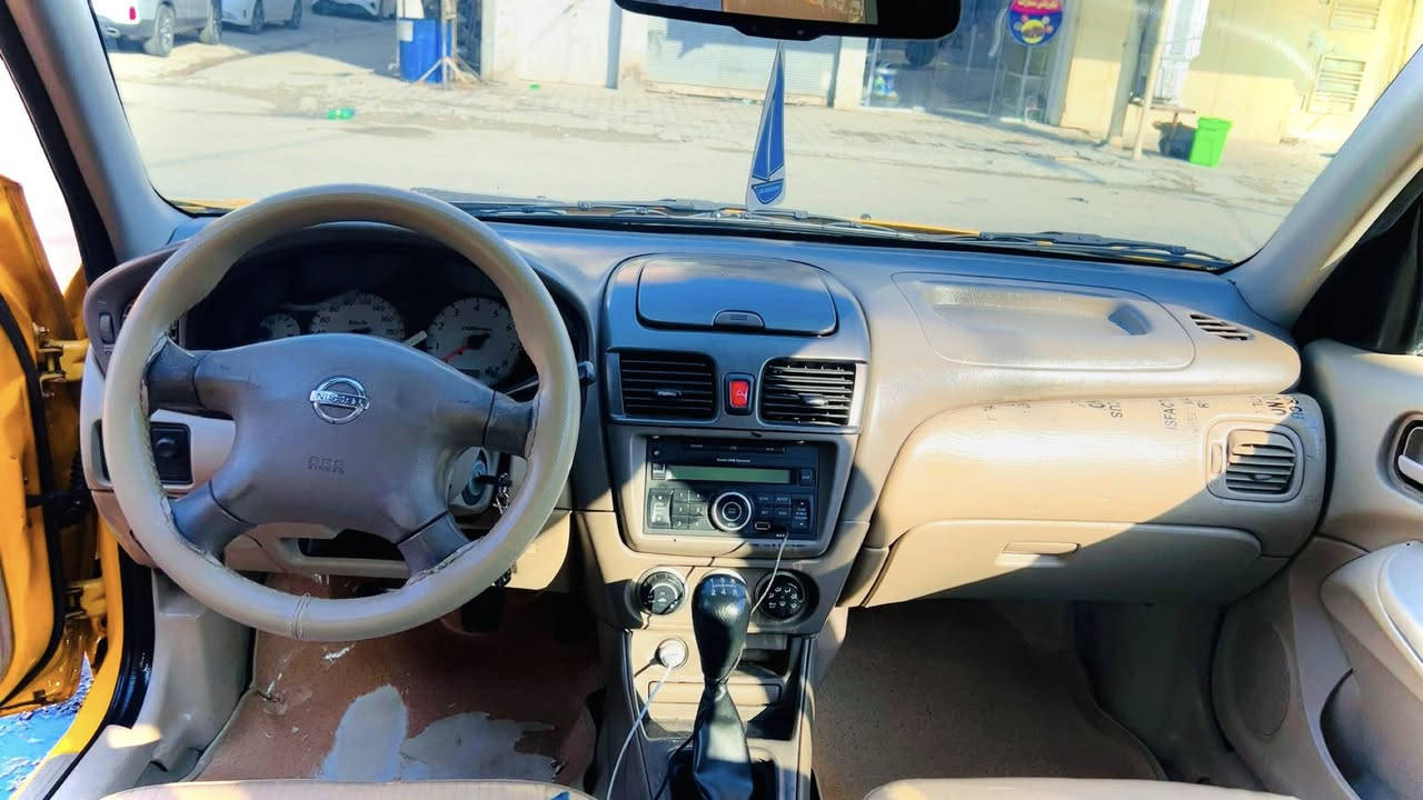 نيسان سني 2011 ياباني محرك قبق اسود كير صدر تبريد سيارة جاهزة ومصفرة هزة ورقم جديد ب85 وبيها مجال ***********
