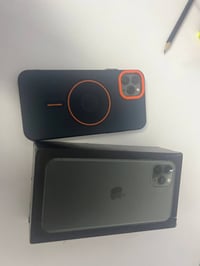 ايفون11برو ماكس بطاريه 85 نموذجLL الجهاز ما امبدل بيه شي ولا مفتوح  بس...