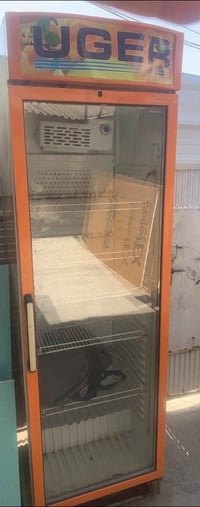 عارضة للبيع عالفحص مكانها بغداد حي اور 07702727628