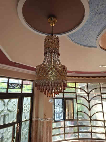 كهربائيات مستعملة للبيع نظافتها 95 % خوات الجدد بدون نواقص نظيفات جدا ***********
ثريا عدد 2
براكيت جداري نفس شكل الثريا عدد 4
تعليقة ثلاثية عدد 1
براكيت جداري نفس شكل التعليقة عدد 4 
طبلات دائرية عدد 3
سبوتلايت سقف كرستال عدد 12
