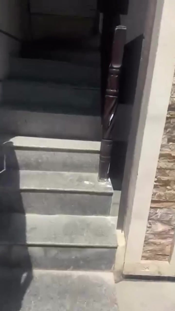 🔥تحية طيبة 

🏡 شقة للإيجار – اليرموك / المأمون
🏢 الطابق: الأول
🚪 مدخل معزول

✨ التفاصيل:
🛏️ غرفتا نوم
🛋️ صالة 🍽️ مطبخ
🚿 حمامان 🌤️ منور
❄️ مجهزة بسبالت
📹 مزودة بكاميرات مراقبة
مكان مخصص لوقوف سيارة
💵 الإيجار الشهري: 900 دولار
📌 الدفع: مقدم 3 أشهر

🔎 رمز العقار: 360
📱اتصال ***********
💬 واتساب: ***********
✨نستقبل كافة العروض السكنية والتجارية✨
رابط قناة الواتساب 
https://whatsapp.com/channel/0029Vb7Uz8yDp2Q3t1cIWg30
#شقة #شقةللإيجار #اليرموك #اليرموك_أربع_شوارع_تقاطع_النادي_الترفيهي #عقارات_اليرموك_المأمون_الداخلية_القضاة_الحمراء_السفارات_القادسية_الحارثية_حي_الجامعة_الخارجية_العدل
