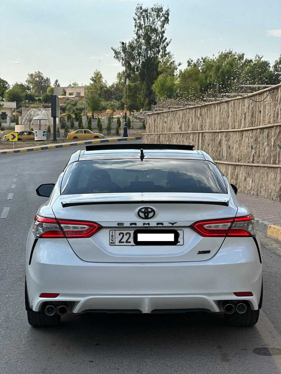 السلام عليكم
كامري XSE
موديل 2019 
مرقم اربيل 
شرط التحويل 
سنويه جديد
ماشيه ٨٧ الف ميل
.
بيها تعديل بارد صغار
مكانين صغار باب النفر وباب وره النفر ￼
.￼
المواصفات 
بانوراما 
كشنات جلد 
بصمة تشغيل 
هاند بريك بصمة 
تدفئة كشنات 
اوتو هولد 
ثلاثه انظمة قياده 
شاشه كبيره 
تحديد مسار 
مانع انزلاق 
كروز سرعه 
كشن امامي كهرباء 
قطعتين تبريد 
￼وبقية المواصفات المعروفه
.
الموقع الموصل حي نركال 
لمعرفه السعر الاتصال على الرقم 
***********
