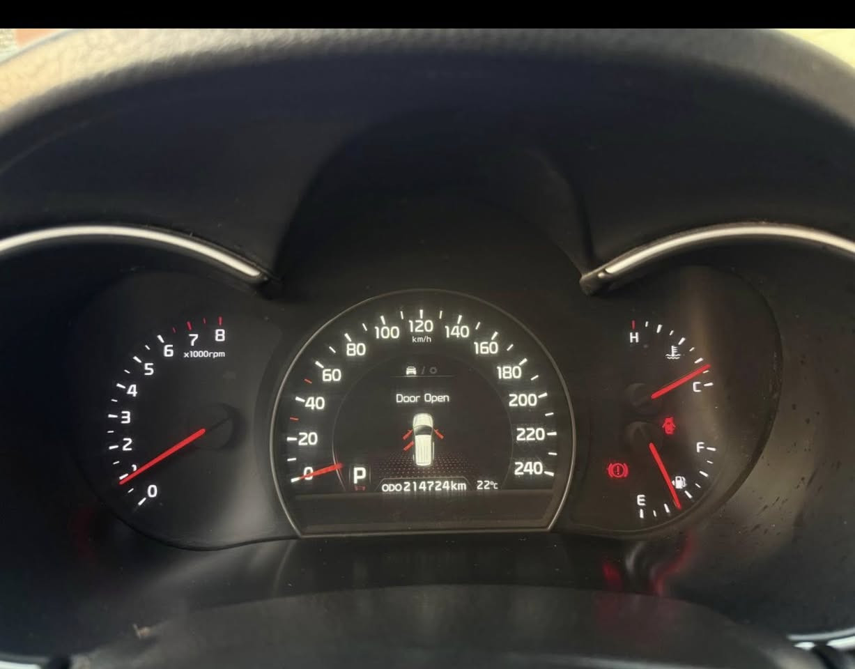 السلام عليكم سورنتو 2013 شكل الجديد نص فول اربعه سلندر خليجي السياره بيها اربع قطع صبغ وبيها مكانين ع كد شبر محرك سابقا صاير بيه كازكيت ومصلح والصبغ البيها بابين وجاملغ وبنيد جهت اليمنه السياره بأسمي مثل ما كدامكم بالصور وعندي سونر الها اليريد ييجي خاص ادزه اله السعر 136 مجال بسيط عنواني بغداد ***********
