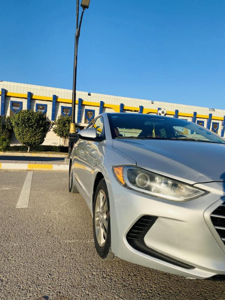 النترا 2017 وارد امريكي 
رقم انبار الرقم الجديد تحويل مباشر 
محرك 2000 دوش 
مواصفات الامريكي المعروفه 
كامره وحساسات بلاديه 
تحكم ستيرن جهتين مع قفل سرعه 
السياره جاهزه من كل شي تخم تاير صدر امامي وخلفي جديد محركها شديته جديد مال كصه كشرها صافي لا جراد ولا تگشير تجي واشوف بعينك 
ضررها جاملغ خلفي مع قبق جنطه والباقي مكفول 
مكان السياره
الانبار - الرمادي 
السعر 110 وبيها مجال 
***********
