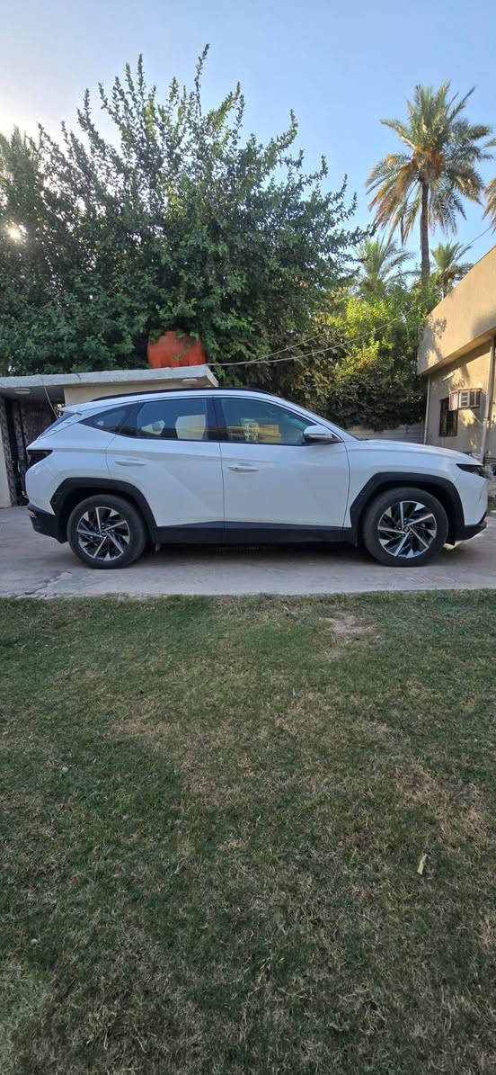 السلام عليكم
اخوان اني مكلف بالنشر الرجاء الاتصال على الرقم الموجود في الاعلان  ب صاحب السيارة اني مجرد ناشر المنشور... والرجاء عدم الدخول على الخاص فقط اتصال بصاحب السيارة... 
للبيع فقط بدون مرواس هيونداي توسان موديل ٢٠٢٤ خليجي شركة...
مكفوله من حادث بيها شخط بسيط الجاملغ الخلفي الأيمن...
السيارة ماشيه ٩٠ الف كم...
السيارة فول مواصفات عدا َ البانوروما...
السعر المطلوب ٢٠٠ ورقه وبيها مجال بسيط بعد الفحص والاقتناع من الطرفين...
السيارة متواجدة في بغداد جانب الكرخ منطقه شاطئ التاجي بالقرب من جسر المثنى
ملاحظة ///
السونار مرفق مع الصور وشرط البيع تسوي سونار... 

الاتصال على الرقم

***********
اخوان اني مكلف بالنشر... بغداد, العراق
