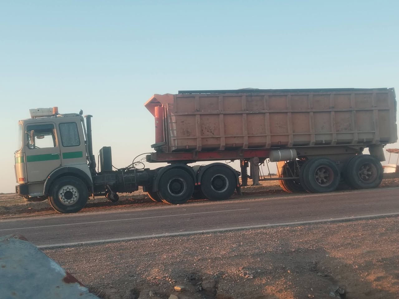 السلام عليكم شباب سياره البيع مان سكس محدثه الفين وثنين مكينه وكبر ومجموعه عربانه ثلاثين متر رقم ميسان سياه مكفوله كفاله عامه***********
