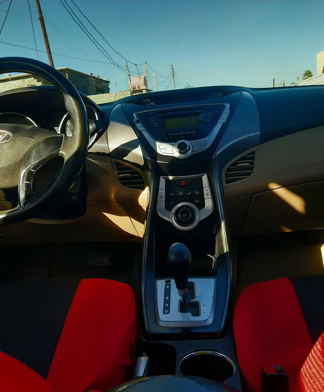 سلام عليكم
سيارة النترا 
وارد خليجي 
2012
رقم بغداد مشروع وطني  
بيها منظومة تبريد جديدة وتدفئة،
سعر95وبيها مجال 
***********
