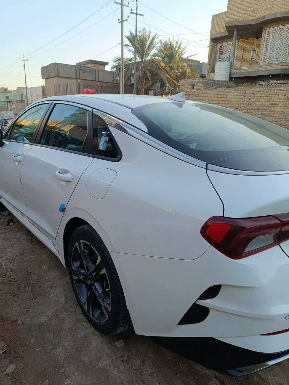 عليكم K5موديل ٢١ كفاله عامه من كلشي رقم بابل مواصفات شاشه جبيره حساس امامي خلفي داخل جلد مشمشي ماشيه ٥٤الف سياره جديده كارتون مكان السياره بابل القاسم ***********اخوان اني مكلف بل نشر السعر يم صاحب السياره خليت رقمه
