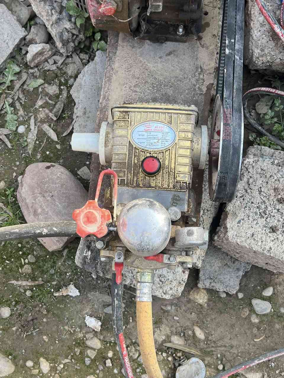 السلام عليكم ضاغطه ماطور بانزين للبيع ظاغطه جديده مستخدمه مرتين فقط  دفع ماء كلش قوي يصلح سيارات كبيرة مع جميع محلقاته صونده 15 متر سيم ومسدس   كامله بس شغل واغسل  سعر 250 الف من اخير مكاني موصل برطلة


**إذا كنت صاحب هذا الإعلان وتريد حذفه لأي سبب، رجاءا أرسل رسالة إلى الدعم الفني**