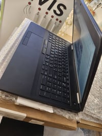 Dell Latitude 5570 • i5 الجيل السادس • 256GB SSD