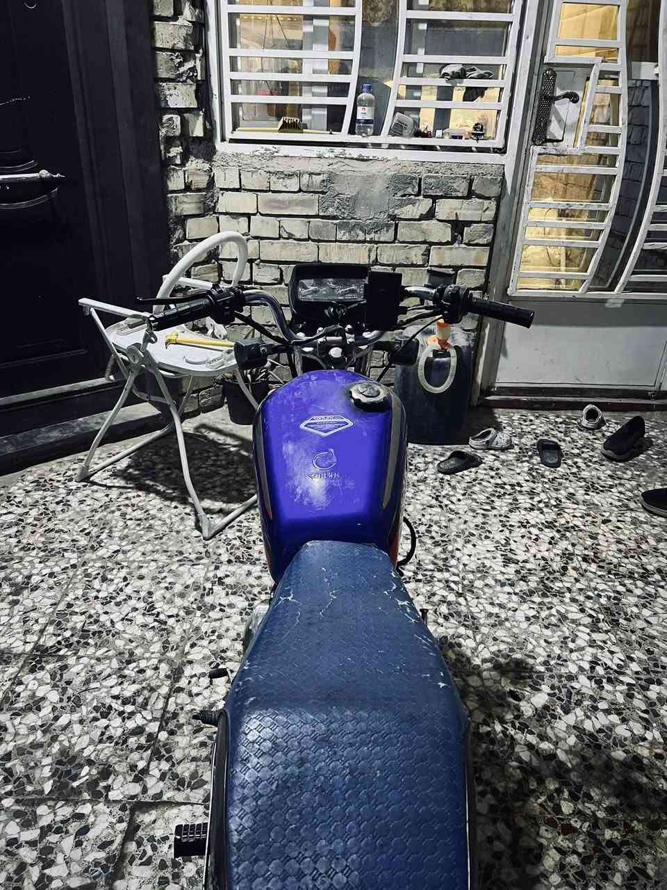 السلام عليكم دراجه سيڤان ٥كير للبيع دراجه نص نكره شغاله سلف هندر دبلات خلفي امامي جديد كابريتر جديد اصلي والسيبايه موجوده ما شاده تاخذه ويه الدراجه محرك لا تبخير لا صوت فقط الصره مسحوكه تصلح ب ٥الاف دراجه نقصه كشن اشاير بك لايت فقط عليه عقل رياضي فصله نار توصل دراجه حلوه مكاني الشعب السريدات قرب ماركت الشام *********** موجود واتساب ومازنجر
