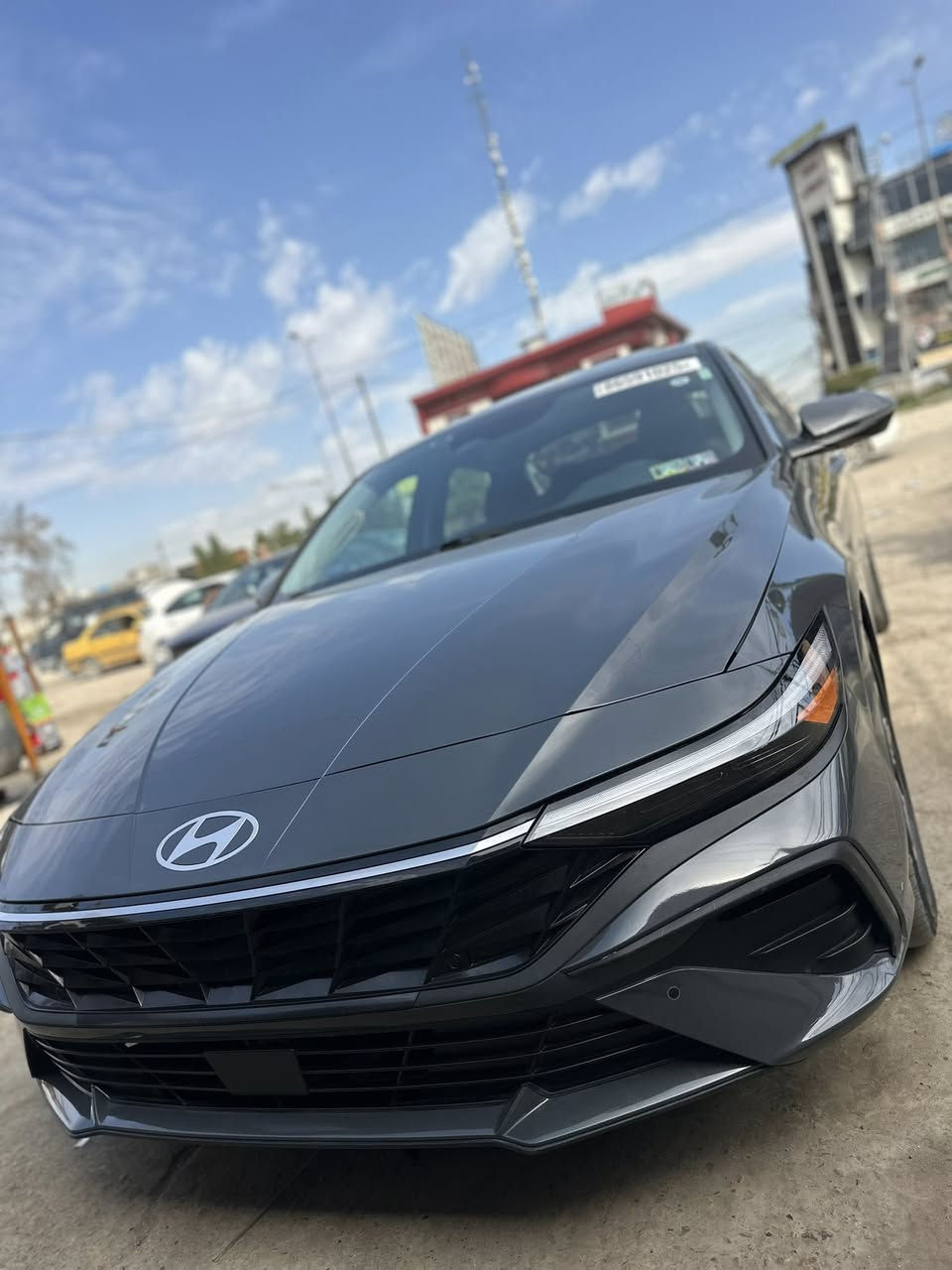 السلام عليكم
الانترا موديل 2024هايبرد فول موصفات لمتدد 
حادث فقط بنيد ايرباك دركه فقط شواصي مكفوله 
سيارة اخت زيرو جديده 
السعر 180
الاستفسار ‭0787 459 3297‬
مكاني بغداد الدوره
