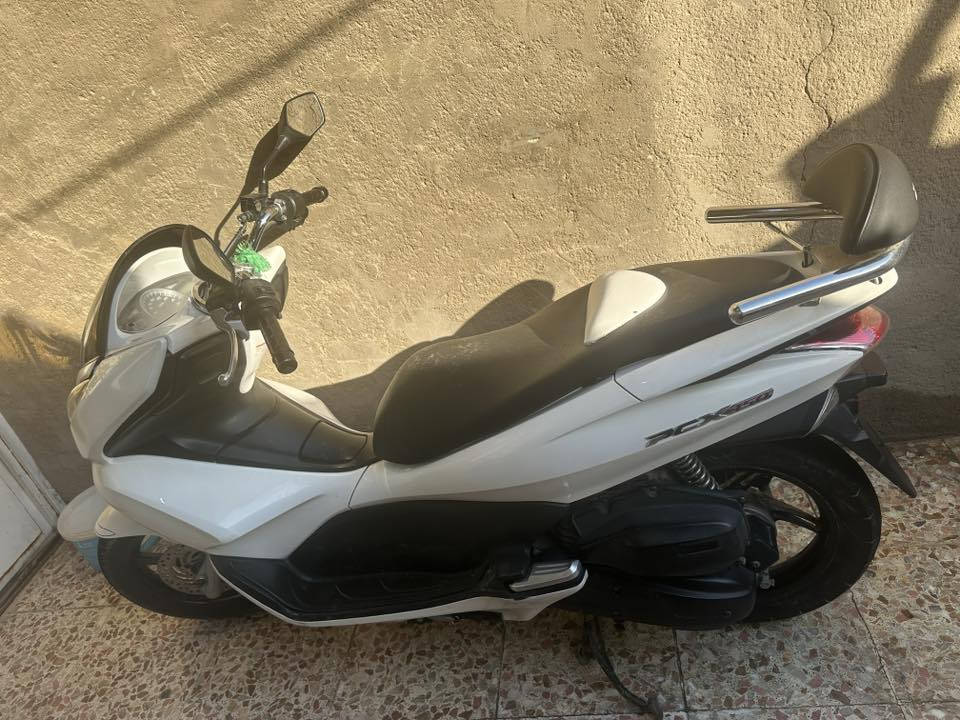 Pcx 150  جيل اول الدراجه نظيفه و اي نقص مابيها سعرها 13$ مكاني البلديات ***********
