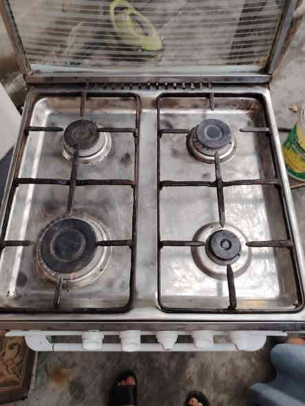 طباخ للبيع ٤ عيون السعر ٧٥ *********** ديوانيه دغاره
