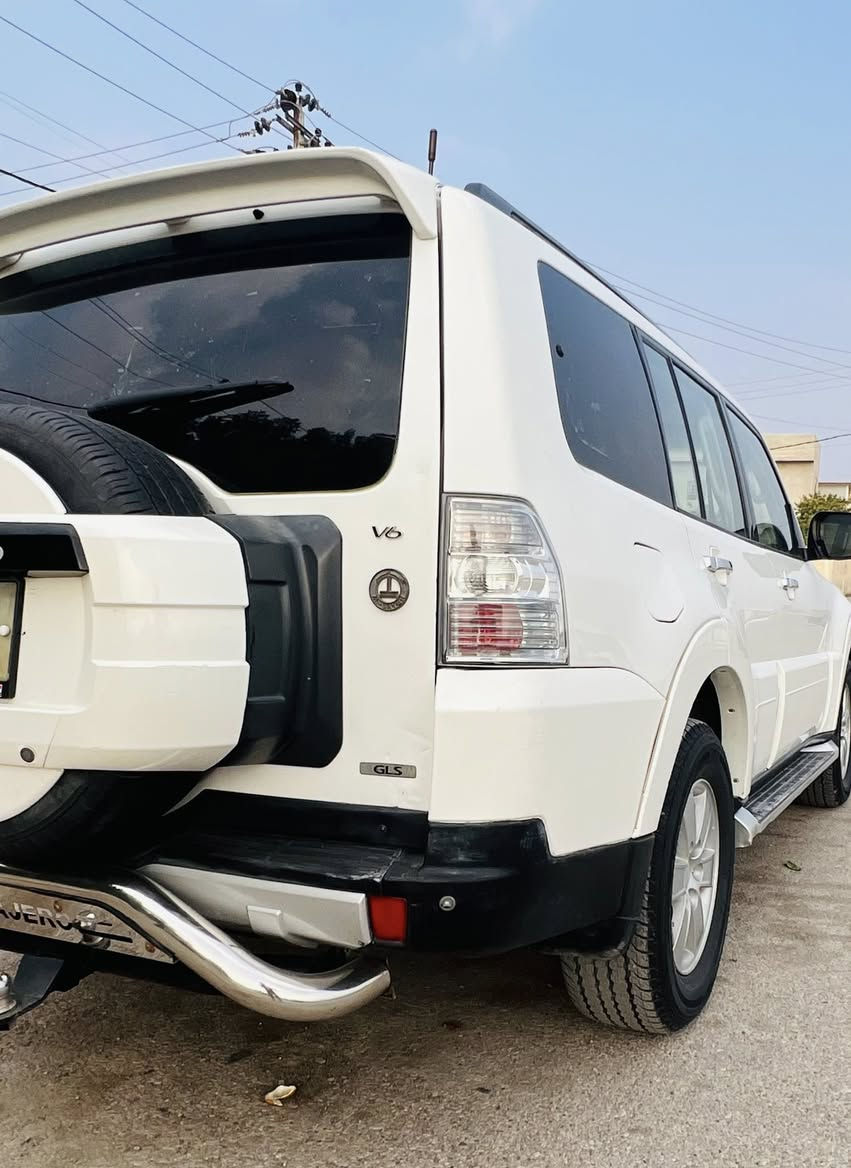 السلام عليكم
باجيرو موديل 2008

((((السونار مرفق مع الصور ))))

..كير ومحرك مكفولات 
..حداديه 100‎%‎ 
..تخم تاير جديد 
..كشنات كهربائيه جلد
..تحكم جهتين +مثبت سرعه 
..شاشه كبيره وكامره دواره 
..حساس امامي وخلفي
 
رقم واسط انكليزي 4 ارقام بأسمي 
هزه جديده بشهر 2 صاعده
مكان السياره كوت مركز المدينه السعر 118 
للإستفسار ***********
