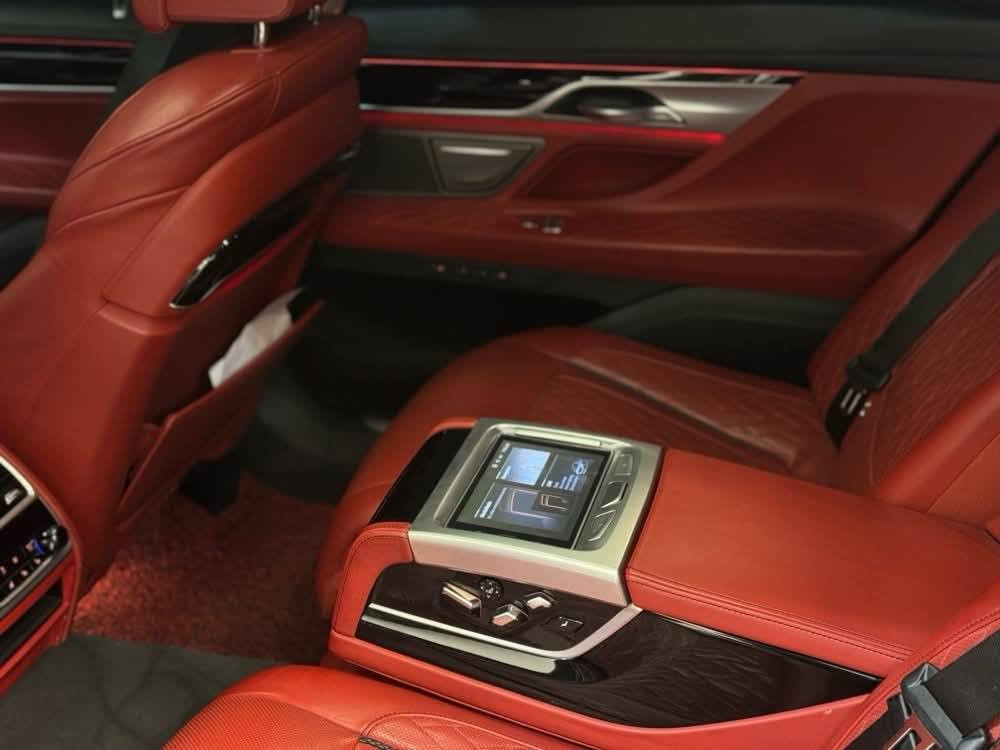 BMW 750i M PACKAGE 2021 Carbon core 
Engine: V8 4.4 Twin Turbo 🚀 
رقم اربيل جاهز 
ماشي 70 الف 
بونت جملغ صبغ 💎 
بدون داخل 
ایرباک سیستم 
فول موصفات 💯 
وارد امریکي 🇺🇸
سعر 400 وەرقە بي مجال 
📍مکان سیارة اربیل 
~~~~~~~~~~
0751-2004-377
0772-818-6453
~~~~~~~~~~
BMW 750i M PACKAGE 2021 Carbon core 
Engine: V8 4.4 Twin Turbo 🚀 
ژمارە هەولێر جاهیز 
70 هزار روشتووە 
بونیت و جمالوغ بویاغە 💎 
بێ ناوگرتن 
ئێرباک سیستەم 
فول موصفات 💯 
وارد ئەمریکی 🇺🇸 
نرخ 400 وەرقە و مجال 
📍شوێن هەولێر أربيل, العراق


**إذا كنت صاحب هذا الإعلان وتريد حذفه لأي سبب، رجاءا أرسل رسالة إلى الدعم الفني**