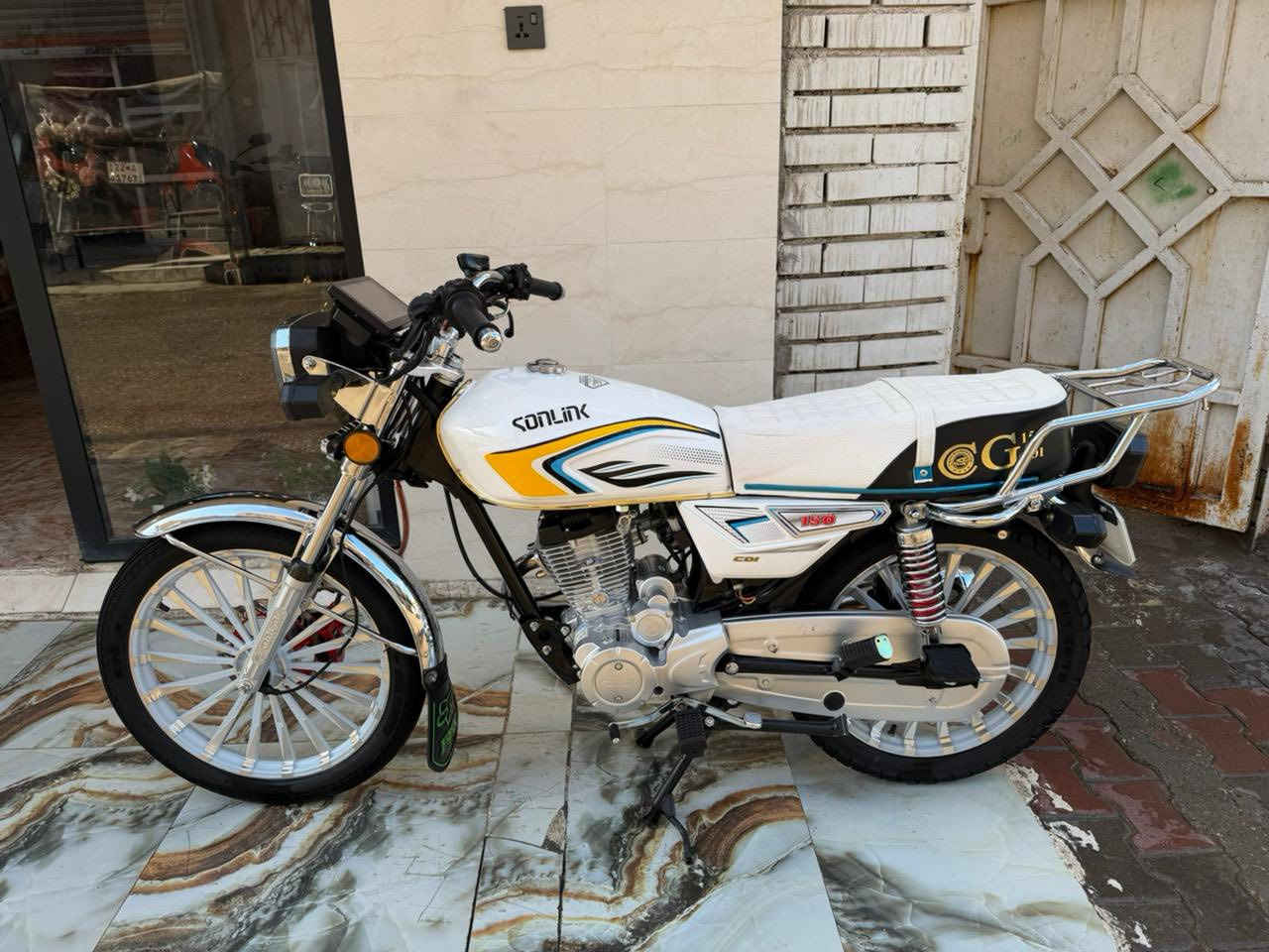 يالله معرض القريشي ديالى بعقوبة قرية خرنابات المصداقيه عنواننا 😍***********👏
توفر ثلاث قطع سولنك اصلي معودك على الجديد كفاله عامه 😘

موديل 25 كفاله عامه شراي يتصل يدلل
