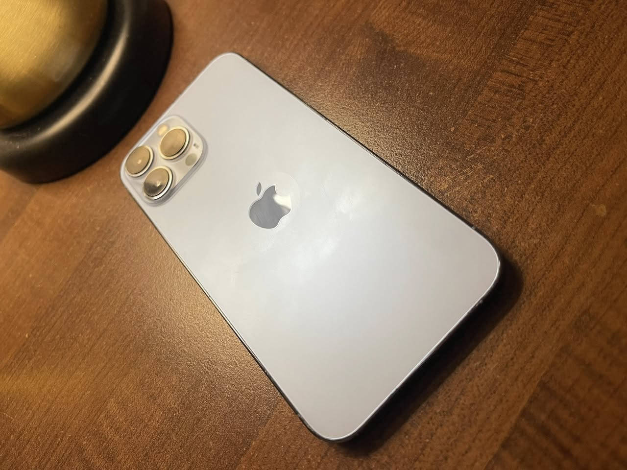 تلفون ابل ايفون ١٣ برو ماكس نظيف مبدل فقط ظهر اصلي البطارية ٧٧ بدون كارتونه واير شحن و شاحنه 
السعر ٥٠٠ الف قابل للتفاوض 
للتواصل ***********
