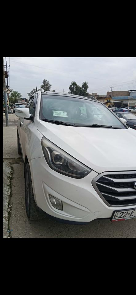 هونداي توسان خليجي ،،،،،،موديل 2016,,,,,,الممشى 140 ،،،،،،،كير محرك بلادي ممفتوح برغي،،،،فول مواصفات ماعدا البصمة ،،،،،محرك 2000دوش،،،،،بانوراما،،،،،،لد امامي ،،،،،بجم أسود ،،،،ويل أسود ،،،،اشاير مري وكهرب ،،،،تحكم سترين،،،تبريد قطعتين،،،،كاميرا اصلية بل المرايا ،،،السيارة مصبوغة 5قطع بس انطيك حزام ،،،،،بدون دواخل وشواصي ،،،تفاصيل ***********
