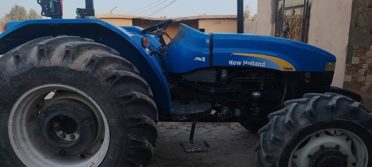 مكاين نيوهولند حجم 80 / للبيع فقط 
موديل 2014
موقع المكينه بابل جبله زبيدي 
***********
