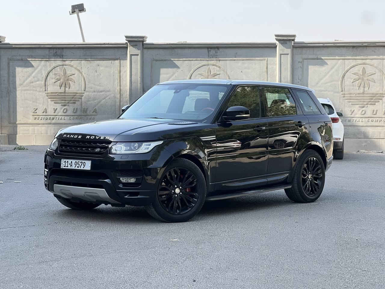 للبيع رانج روفر سبورت
وارد خليجي 
السيارة مابيها اي حادث مسبق بس صارت بيدنة مكانات باد. فقط

الموديل ـ 2014
رقم بغداد   

داخل مميز  احمر

عداد المسافة ـ ١٢٠ الف كيلو فقط

المحرك ـ 8  سلندر سوبر جارج 

كامرات خلفية 

حساسات 

جكات هايدروليك تتحكم بارتفاع السيارة 

بانوراما و سلايدرووف 

ابواب شفط و بصمات 

جنطة كهرباء و شفط  

مقاعد كهرباء خزن ذاكرة ٣ وضعيات 

تحكمات بالمقود لمس  

تحذير بالمري الجانبية رادار

مري جانبية كهرباء 

كشافات ضباب امامي

شاشات لمس للتحكم بالتبريد و انظمة القيادة 

السياره نضيفه  وجديدة بمعنى الكلمه 

مكان السيارة بغداد

سعر السيارة 288 وبيها م

الاتصال  ***********
