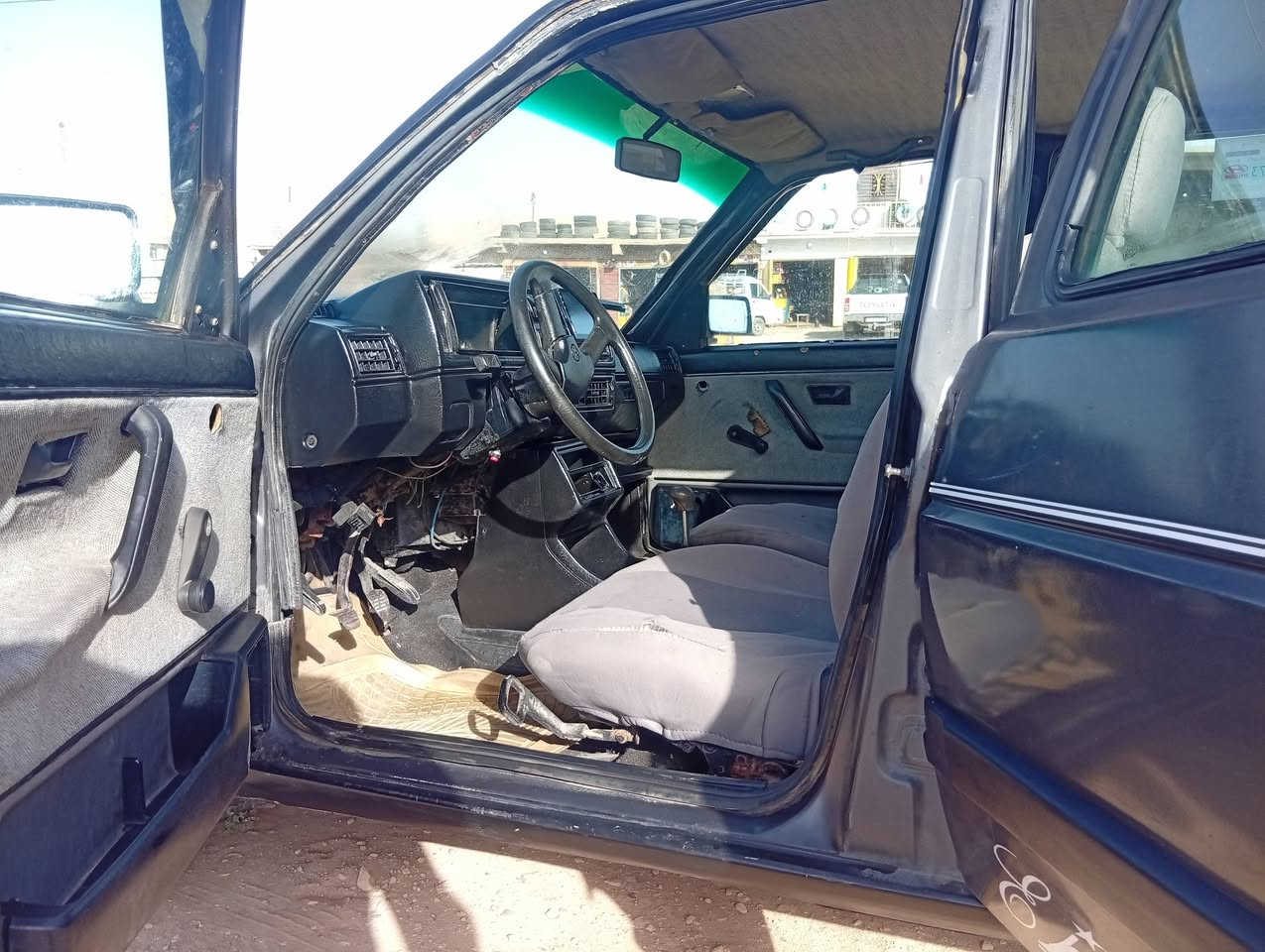 كولف ١٩٩١ مصبوغ عام كير محرك شرط رقم الماني ٢٩ كابون بنزين بيها شرط الوكالة و التحويل سعر ٢٢ مكلف بنشر رقم صاحب السياره *********** مكان السياره تلعفر
