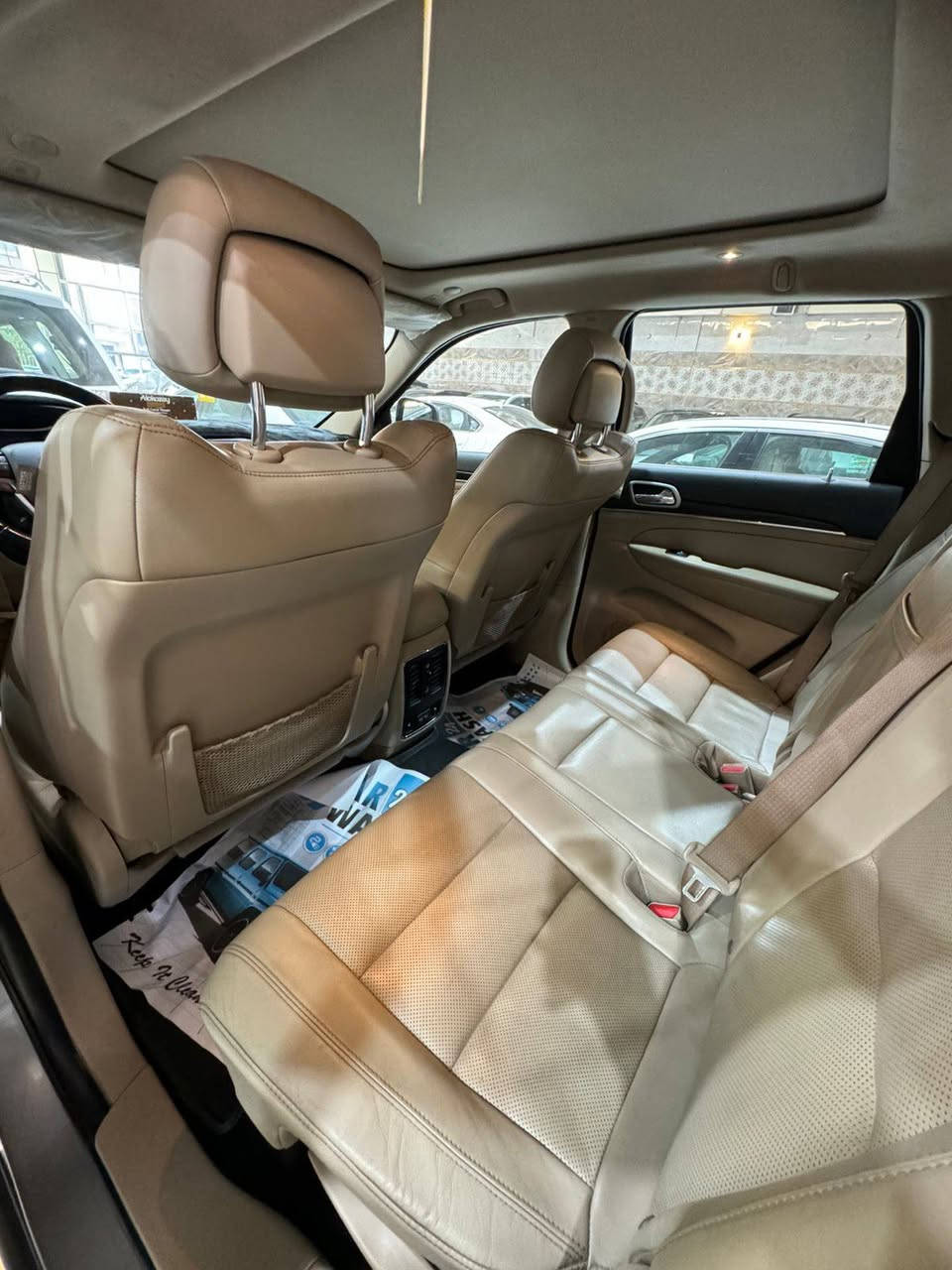 السلام عليكم
جيب كراند شيروكي ليمتد خليجي (2019)ماشية 82 الف كيلو 

مواصفاتها
تشغيل عن بعد 
جنطة كهرباء
تحكمات ستيرن
دفع رباعي 4X4
محرك 6 سلندر 3600
شفتات ستيرن
بانوراما
كرسي السايق و الراكب كهرباء
داخل بيج
كشنات أمامية تدفئة و تبريد
حساسات أمامية و خلفية
مري قلاب مع ال R
خزن المقعد Memory 
كشنات جلد
حساسات مري جانبية
دبل كزوز خلفي
مري شفط 
استيرن كهرباء
لون فضي (Silver)
رقم شمالي اربيل 
ويل حجم 20

المكان بغداد

سعر 268 ورقة و بيها مجال

الرقم***********
