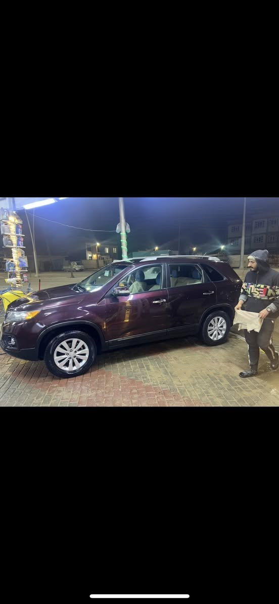 كياسورنتو2011 كيرومحرك خيرمن الله تخم تايرصدرها تمام تدفئه تبريد تمام سنويه لل29تحويل مباشرحادثها مجفيه السياره 7راكب محركها دوش 2400
مكاني سامراء السعر98وبيهامجال 
***********
